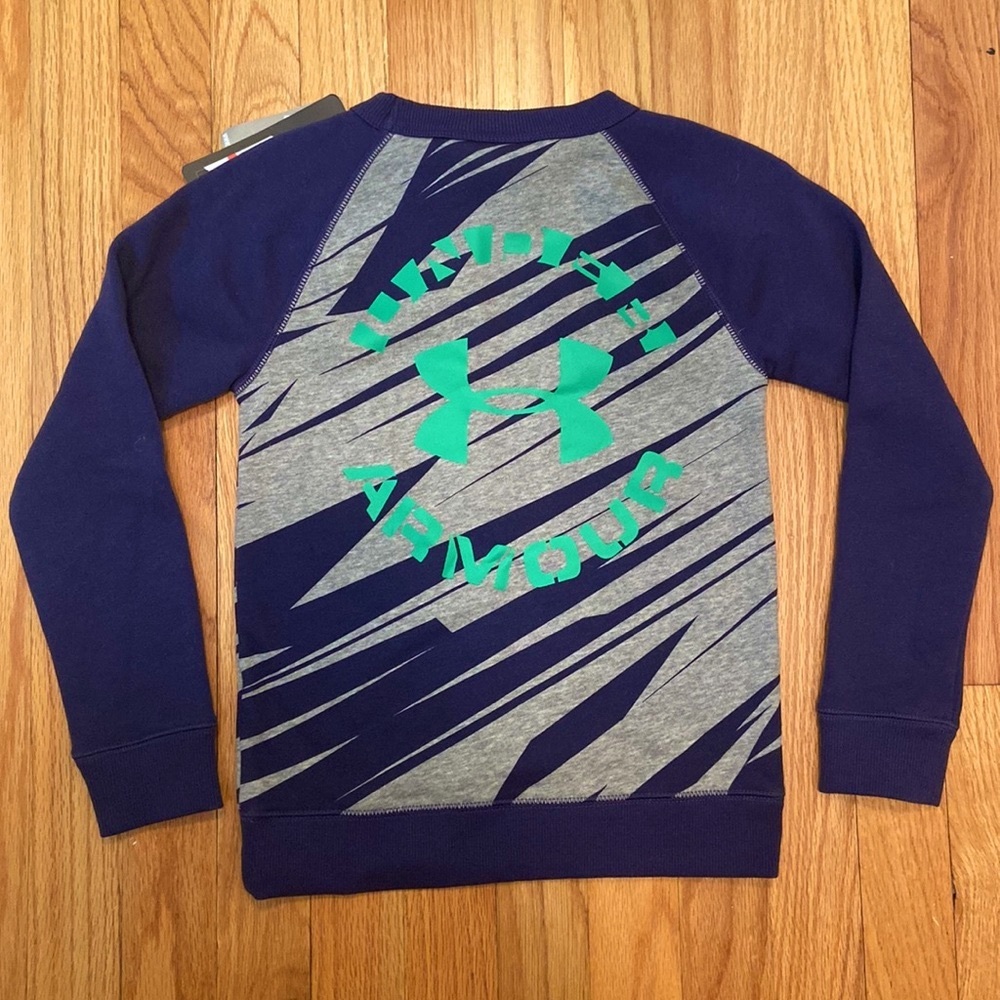 ✨ Under Armour ✨NWT Boys Gray and Blue Crewneck Sweatshirt All Season Gear